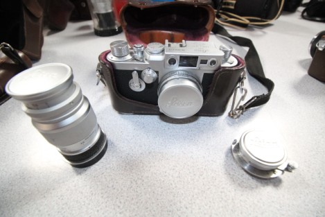 Leica 35mm camera with leather case & 3 lenses Â£500.