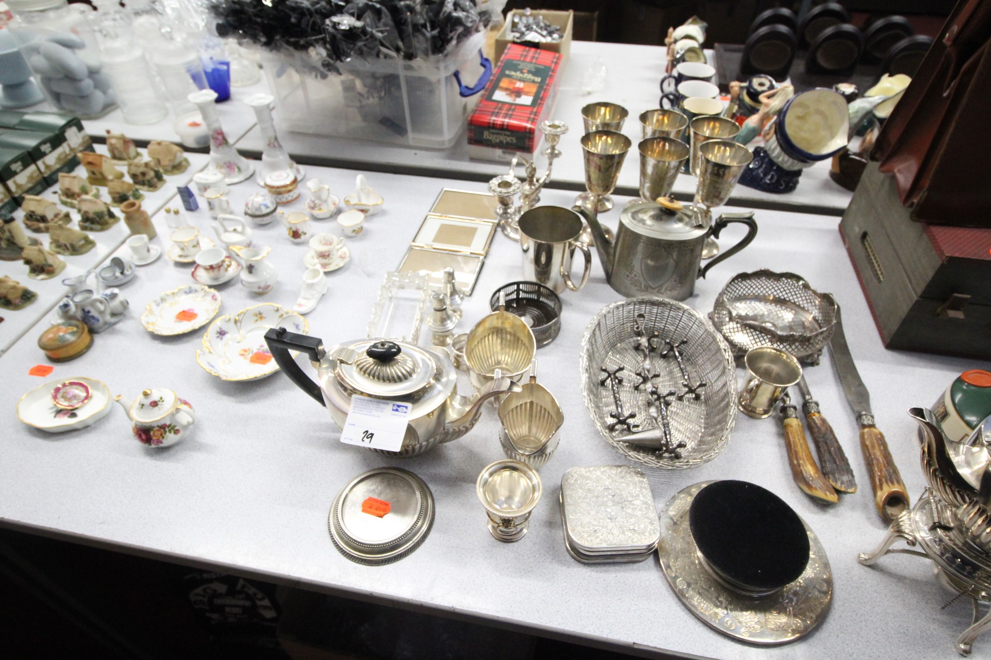 Lot 29 - Metal Ware and China - £54