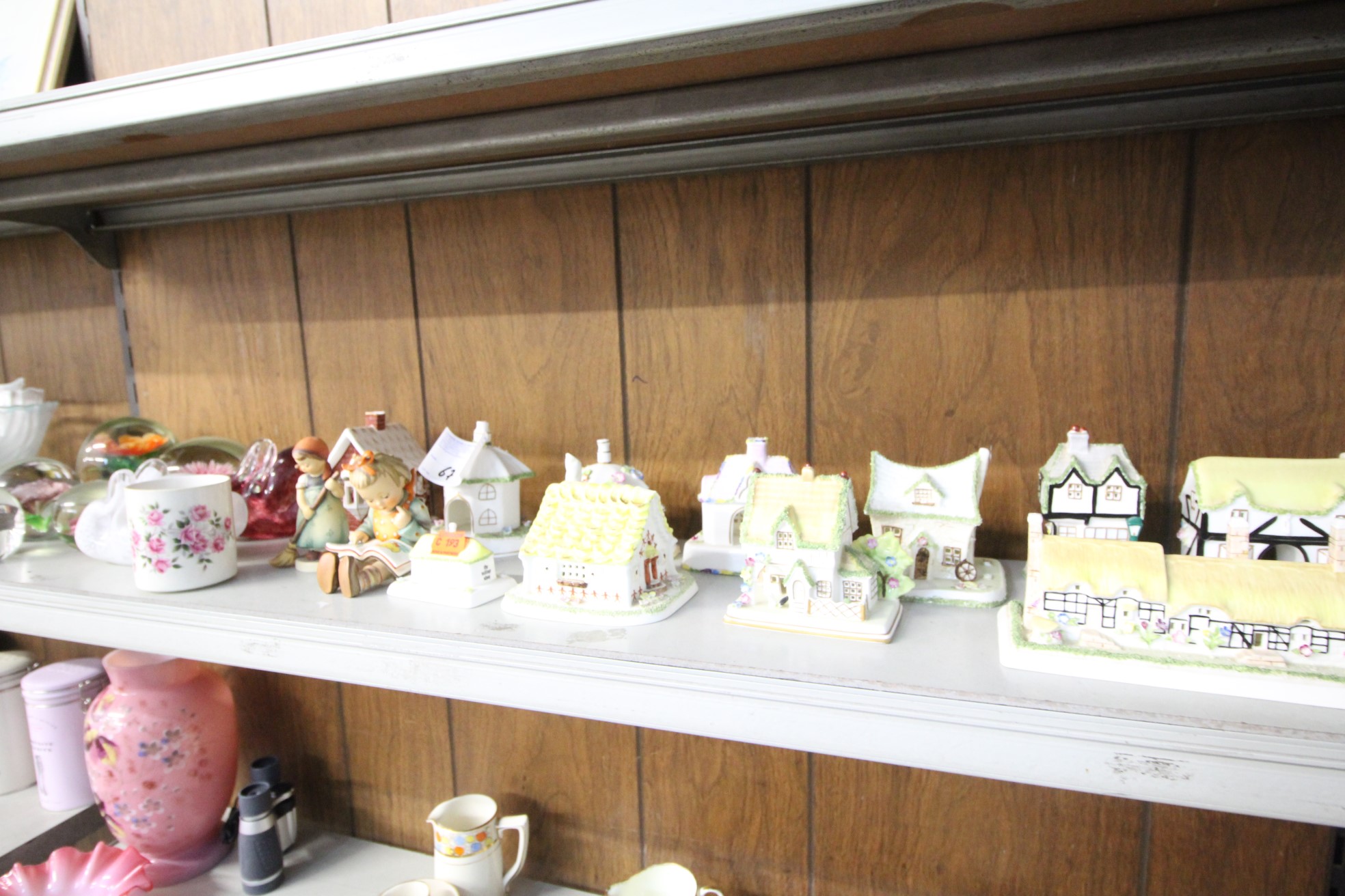 Lot 67 - Shelf of Porcelain - £44