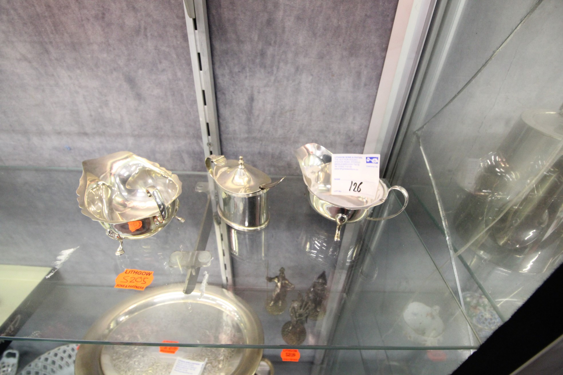 Lot 126 - 3x Pieces of Silver - £120