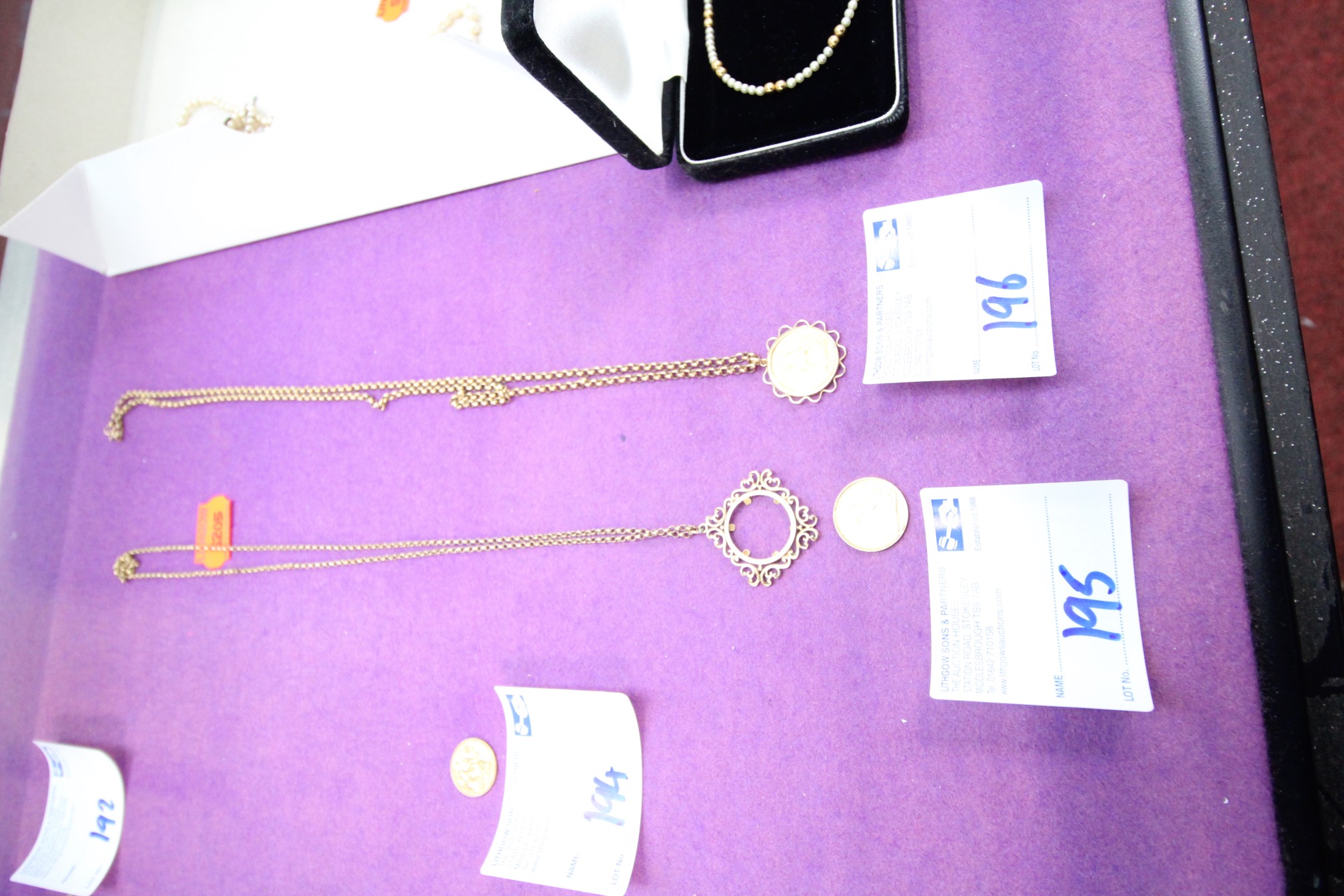 Lot 195 - Half Sovereign on Chain - £500