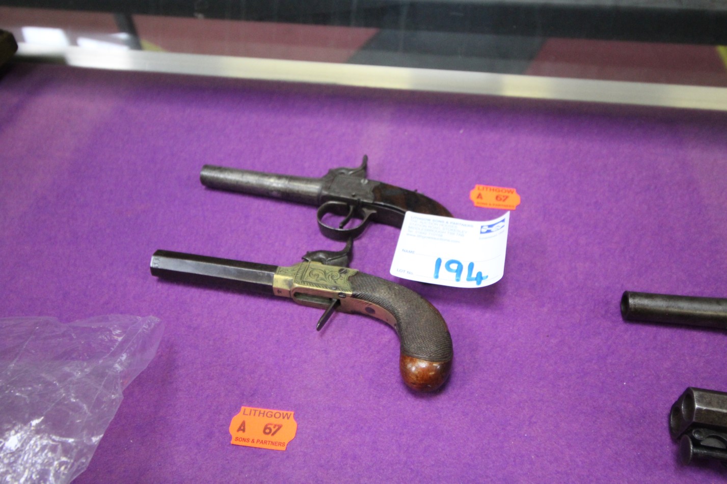 2 x single barrell flintock pistols Â£190